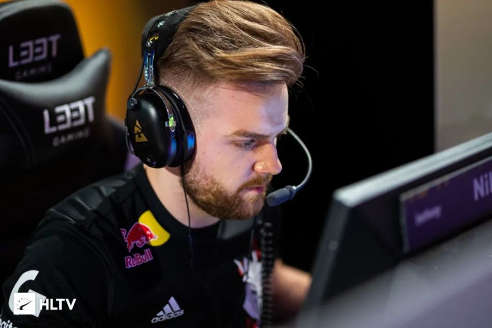 RNG不敌iG苦吞赛季第三败，小分-2跌出LPL春季赛前十