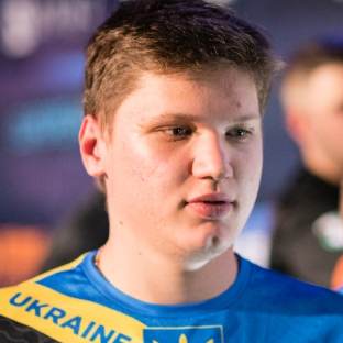 因OMG战队选手进入居家隔离状态，明日OMG对阵FPX的比赛将延期举行