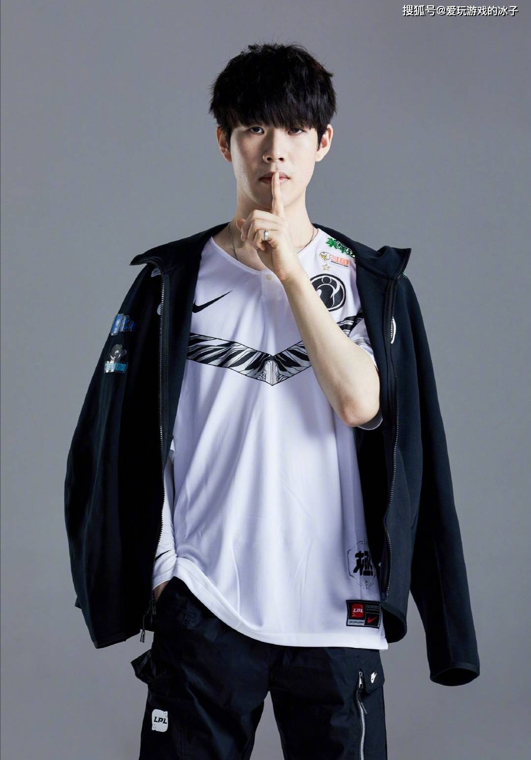 EDG赛后群访 Jiejie：今天线上出的意外太多了，导致局势崩盘